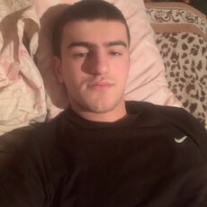 Максим, 21, Оханск