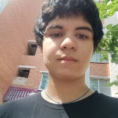Валентин, 20, Лабытнанги