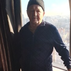 Артур, 68, Макеевка