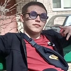 Вячеслав, 19, Майский