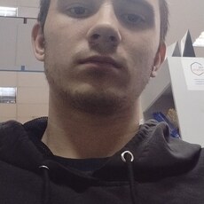 Роман, 20, Лутугино