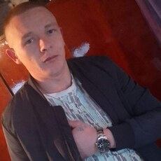 Виссарион, 26, Рыльск