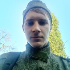 Юлиан, 22, Уссурийск