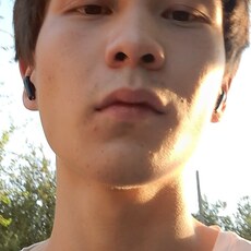 Лаврик, 23, Краснодон