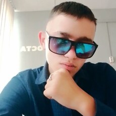 Игнат, 21, Горняк (Алтайский край)