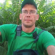 Мирослав, 40, Калининск