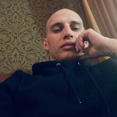 Лаврентий, 27, Островной