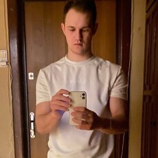Платоша, 25, Элиста