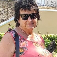 Лара, 70, Саратов