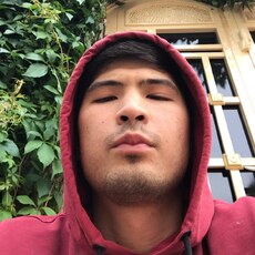 Аркадий, 27, Красногоровка