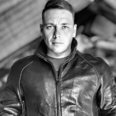 Адриан, 31, Нягань