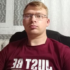 Яша, 25, Пикалёво