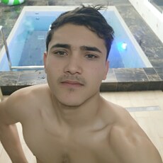 Олег, 25, Вилючинск