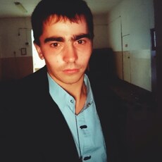 Виталий, 30, Докучаевск