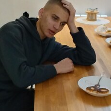 Платон, 22, Урай
