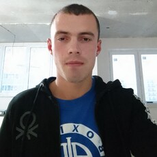 Лаврентий, 26, Тихвин