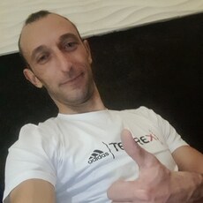 Яша, 39, Шумиха