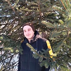 Альбик, 28, Серов