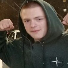 Олег, 20, Зверево