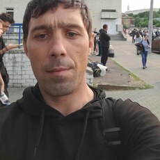 Михаил, 38, Курильск