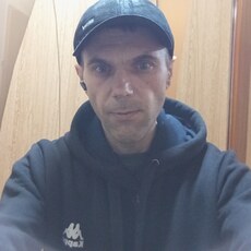 Артур, 40, Калининск