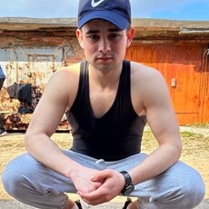 Руслан, 24, Александровск (ЛНР)