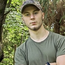 Виссарион, 19, Перевальск