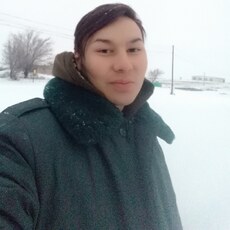 Виталя, 21, Любим