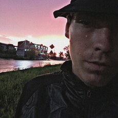 Боря, 20, Бакал
