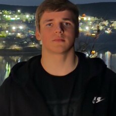 Фёдор, 20, Петровское