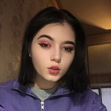 Фаина, 20, Артём