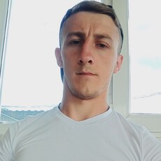 Лёня, 27, Перевальск