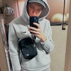 Артём, 22, Клин