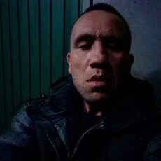 Витя, 44, Курильск