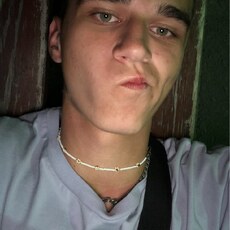 Пётр, 21, Лянтор
