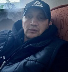 Толя, 42, Кировское