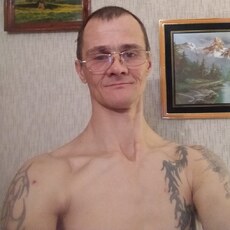 Юрий, 47, Курильск