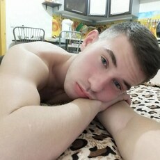 Виталий, 24, Мариуполь
