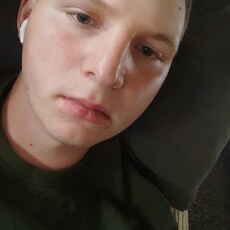 Альберт, 20, Бутурлиновка