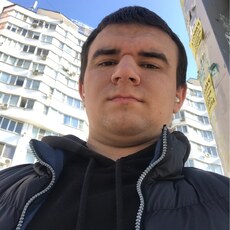 Радомир, 21, Донской