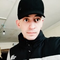 Илья, 27, Зугрэс