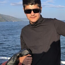 Валера, 24, Киров (Калужская область)