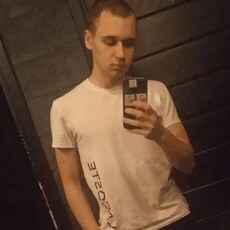 Артемий, 23, Надым