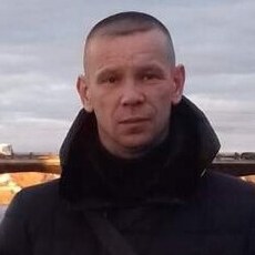 Валерий, 42, Молодогвардейск