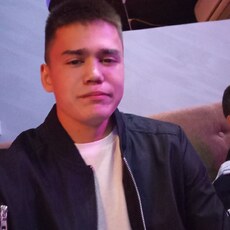 Давид, 22, Гусиноозёрск