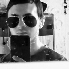 Олег, 22, Иланский
