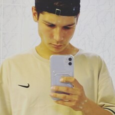 Слава, 22, Карачаевск