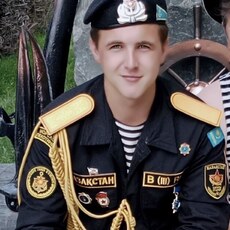 Лаврентий, 22, Бакал