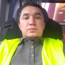 Илья, 29, Пикалёво