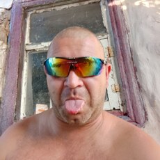Адриан, 35, Калининск